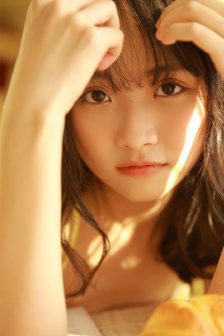 李思彤